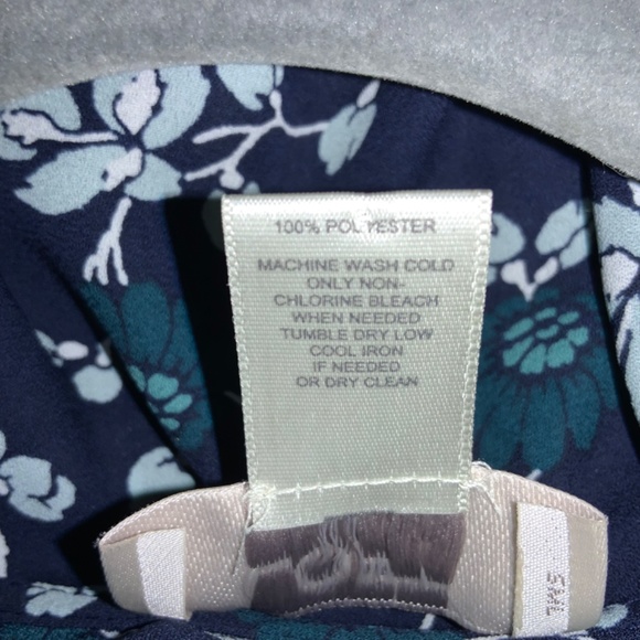 Loft faux wrap blouse Sz XXSP floral long sleeve ruffle button cuff - Picture 7 of 7